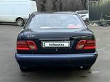 Mercedes-Benz E 230 1997 года за 2 450 000 тг. в Талгар – фото 4