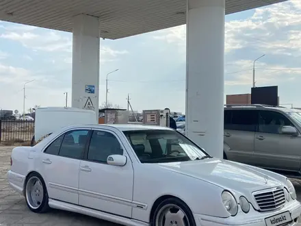 Mercedes-Benz E 320 2002 года за 4 000 000 тг. в Атырау – фото 9