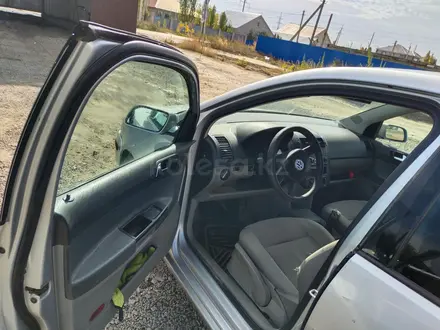 Volkswagen Polo 2002 года за 1 500 000 тг. в Актобе – фото 4