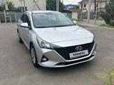 Hyundai Accent 2023 годаfor9 000 000 тг. в Алматы – фото 2