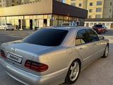Mercedes-Benz E 320 2000 года за 5 500 000 тг. в Актау – фото 3