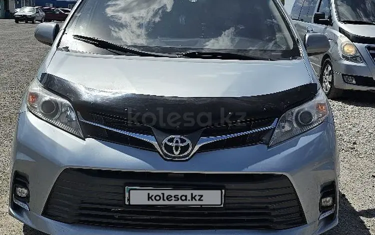 Toyota Sienna 2014 годаfor12 800 000 тг. в Шымкент