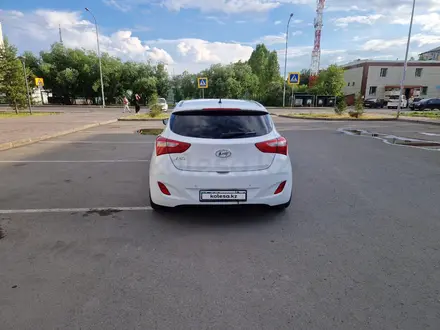 Hyundai i30 2014 года за 6 200 000 тг. в Астана – фото 3