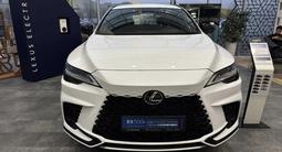 Lexus RX 500h F Sport Performance+ 2025 года за 55 490 000 тг. в Атырау – фото 2