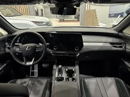 Lexus RX 500h F Sport Performance+ 2025 года за 55 490 000 тг. в Атырау – фото 8