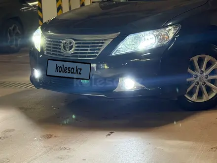 Toyota Camry 2012 года за 8 000 000 тг. в Астана – фото 2