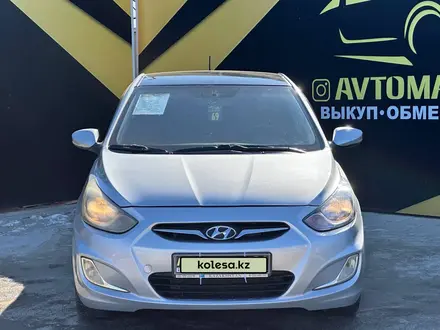 Hyundai Solaris 2012 года за 4 150 000 тг. в Атырау – фото 2