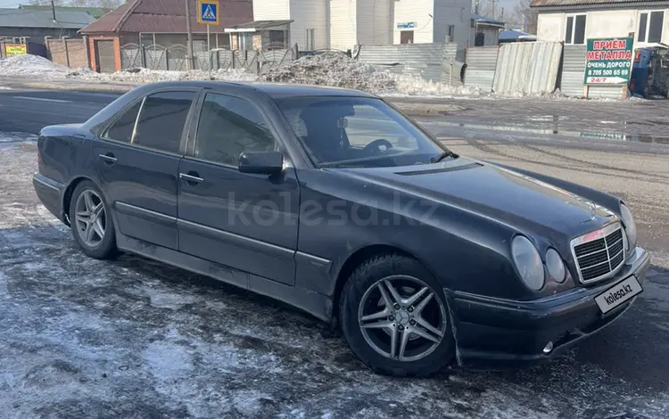 Mercedes-Benz E 200 1996 года за 2 000 000 тг. в Астана