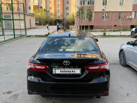 Toyota Camry 2020 года за 13 500 000 тг. в Кызылорда – фото 2
