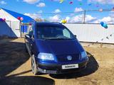 Volkswagen Sharan 2003 года за 3 500 000 тг. в Актобе – фото 2