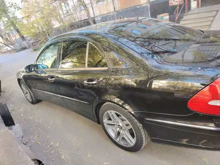 Mercedes-Benz E 320 2002 года за 4 500 000 тг. в Караганда – фото 4