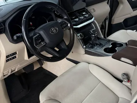 Toyota Land Cruiser 2022 года за 46 000 000 тг. в Уральск – фото 3