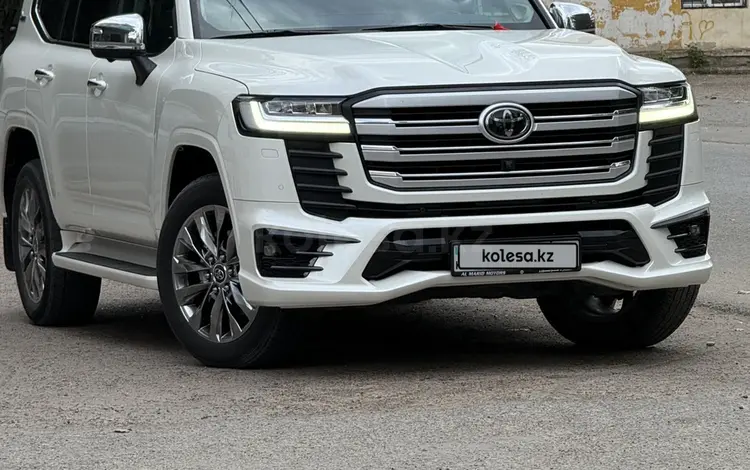 Toyota Land Cruiser 2022 года за 46 000 000 тг. в Уральск