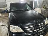 Mercedes-Benz ML 320 1998 годаfor3 400 000 тг. в Караганда