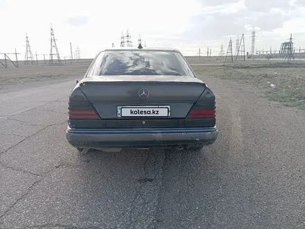 Mercedes-Benz E 200 1993 года за 1 400 000 тг. в Сатпаев – фото 21