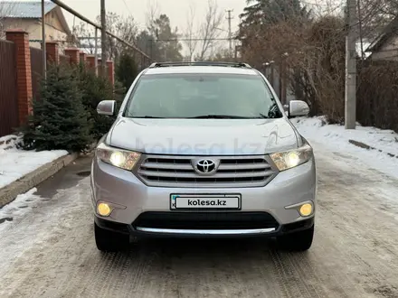 Toyota Highlander 2013 года за 11 800 000 тг. в Алматы