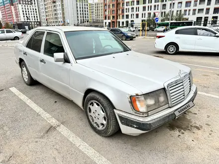 Mercedes-Benz E 220 1993 года за 1 000 000 тг. в Астана – фото 6