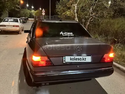 Mercedes-Benz E 260 1991 года за 1 300 000 тг. в Караганда – фото 2