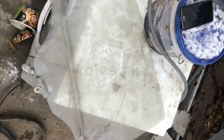 Стекло заднее правое ай 30 за 18 000 тг. в Алматы