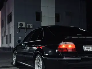 BMW 528