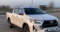 Toyota Hilux 2022 года за 23 300 000 тг. в Актобе