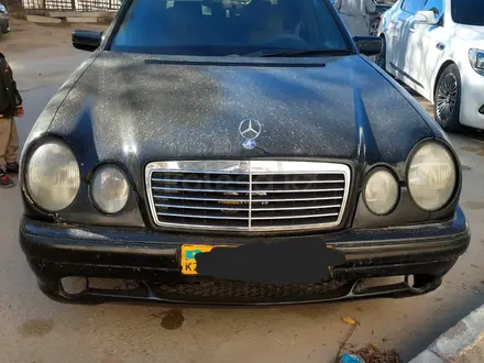 Mercedes-Benz E 320 1997 года за 2 500 000 тг. в Жанаозен – фото 4