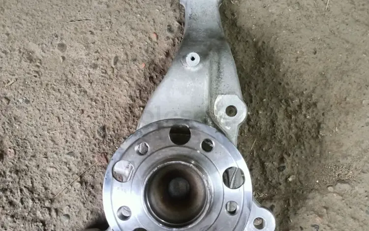 Передняя левая цапфа Mercedes W222 2 matic за 90 000 тг. в Алматы