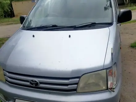 Toyota Noah 2001 года за 2 500 000 тг. в Павлодар