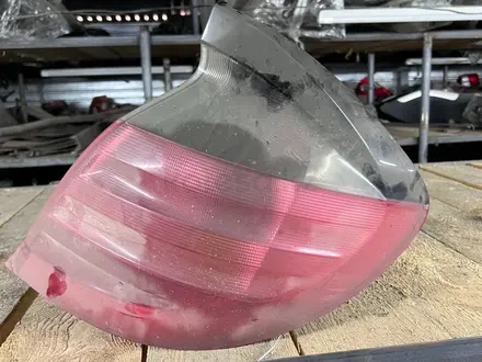 Задний фонарь w203 купе правый за 15 000 тг. в Шымкент