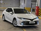 Toyota Camry 2019 года за 14 000 000 тг. в Алматы – фото 3