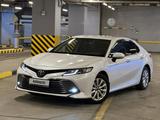 Toyota Camry 2019 года за 14 000 000 тг. в Алматы