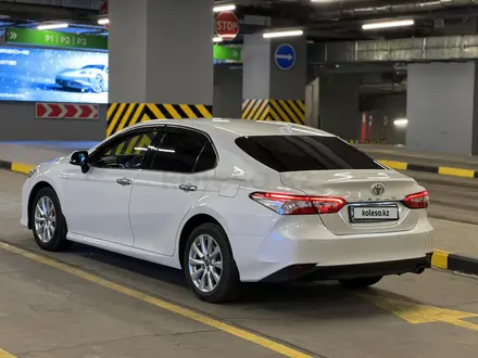 Toyota Camry 2019 года за 14 000 000 тг. в Алматы – фото 5