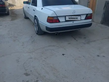 Mercedes-Benz E 300 1992 года за 2 500 000 тг. в Актау – фото 6