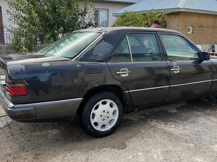 Mercedes-Benz E 230 1992 года за 700 000 тг. в Кызылорда – фото 2