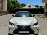 Lexus ES 250 2019 года за 19 000 000 тг. в Шымкент