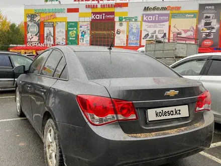 Chevrolet Cruze 2010 года за 3 400 000 тг. в Уральск – фото 4