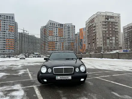 Mercedes-Benz E 320 1997 года за 3 500 000 тг. в Алматы – фото 3