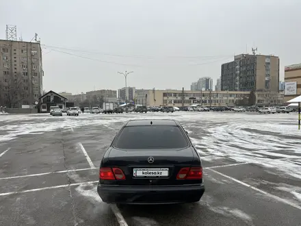 Mercedes-Benz E 320 1997 года за 3 500 000 тг. в Алматы – фото 15