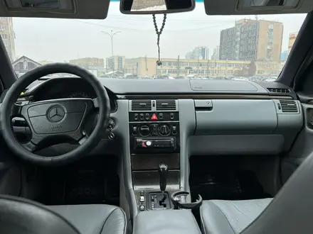 Mercedes-Benz E 320 1997 года за 3 500 000 тг. в Алматы – фото 22