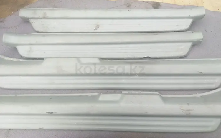 Пороги на Suzuki XL7 за 2 000 тг. в Караганда