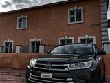 Toyota Highlander 2017 года за 16 000 000 тг. в Актау – фото 4