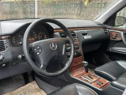 Mercedes-Benz E 320 2001 года за 4 900 000 тг. в Алматы – фото 13