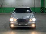 Mercedes-Benz E 55 AMG 1999 года за 7 800 000 тг. в Атырау – фото 2