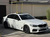 BMW 530 2017 года за 16 500 000 тг. в Шымкент – фото 2