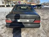 Mercedes-Benz E 230 1991 годаfor850 000 тг. в Сарыозек – фото 3