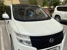 Nissan Elgrand, 2013