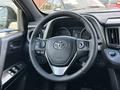 Toyota RAV4 2017 года за 11 990 000 тг. в Актобе – фото 8