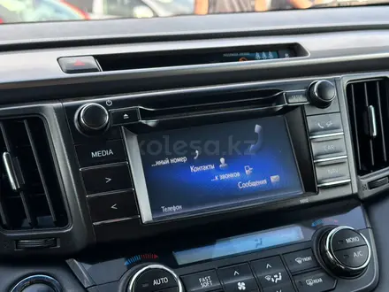 Toyota RAV4 2017 года за 11 990 000 тг. в Актобе – фото 22
