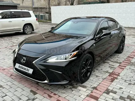 Lexus ES 350 2022 года за 29 000 000 тг. в Алматы