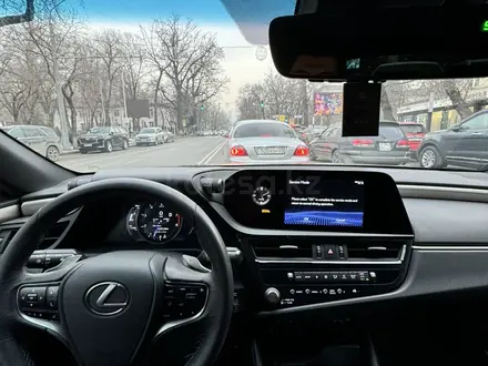 Lexus ES 350 2022 года за 29 000 000 тг. в Алматы – фото 13